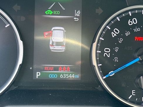 Used 2021 Toyota RAV4 XLE Premium AWD/4WD image 20