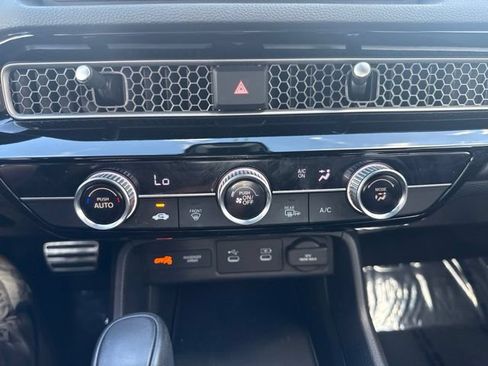 Used 2025 Honda Civic Sport image 32