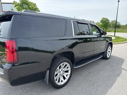 Used 2017 Chevrolet Suburban Premier AWD/4WD image 10