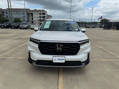 Certified 2025 Honda Pilot EX-L image 3