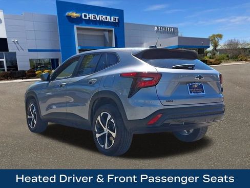 Used 2024 Chevrolet Trax RS FWD image 23