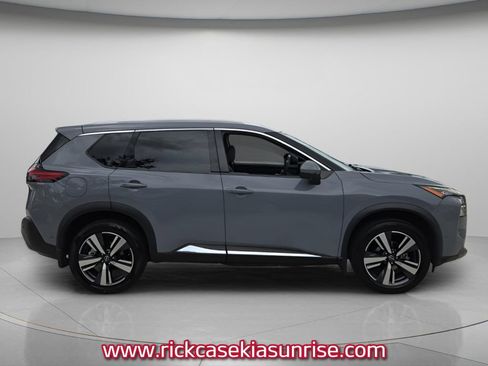 Used 2023 Nissan Rogue SL w/ SL Premium Package FWD image 4