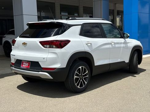 New 2026 Chevrolet TrailBlazer LT w/ LT Cold Weather Package FWD image 3