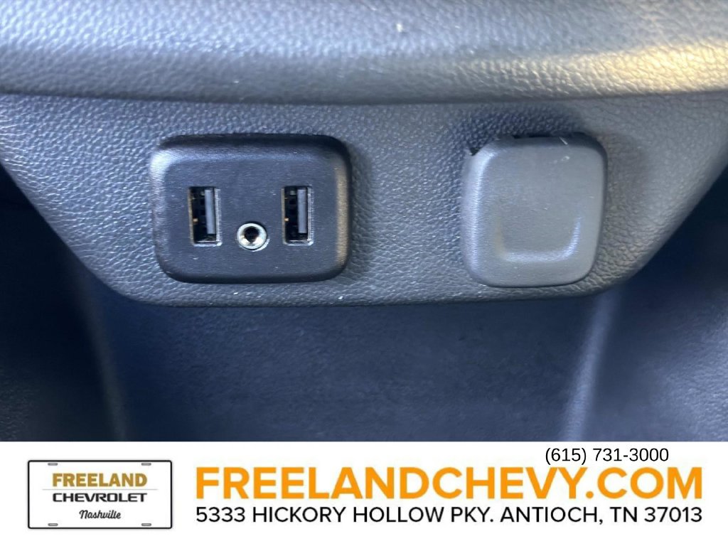 Used 2022 Chevrolet Traverse LT FWD image 37