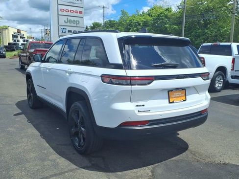 Certified 2023 Jeep Grand Cherokee Altitude AWD/4WD image 5