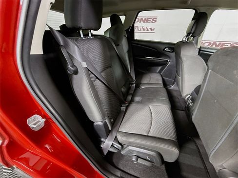 Used 2016 Dodge Journey SXT image 28