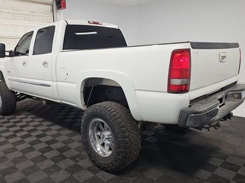 Used 2004 GMC Sierra 2500 SLE w/ Heavy-Duty Power Package image 4