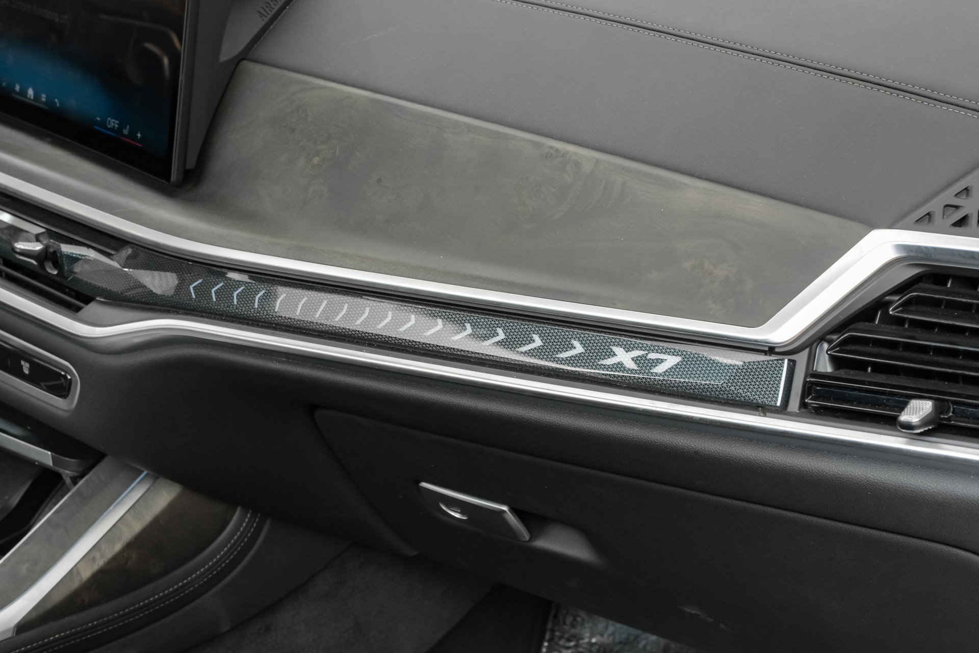 Used 2025 BMW X7 xDrive40i AWD/4WD image 40