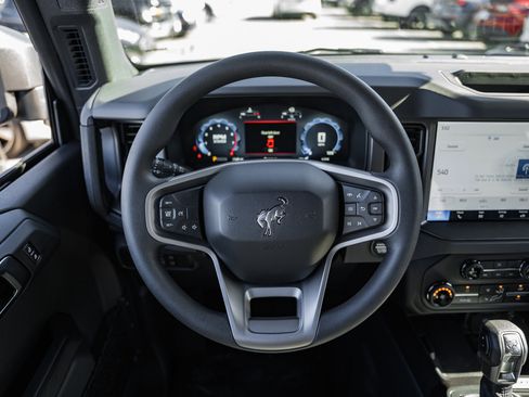 New 2025 Ford Bronco 4-Door image 31