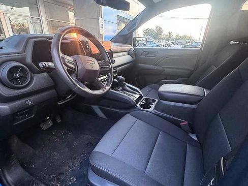 Used 2023 Chevrolet Colorado W/T AWD/4WD image 7