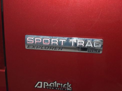 Used 2007 Ford Explorer Sport Trac XLT image 24
