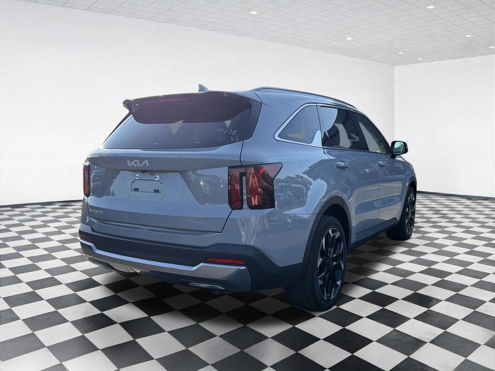 Used 2024 Kia Sorento EX w/ Panoramic Sunroof Package FWD image 4