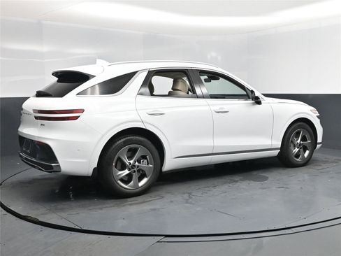New 2026 Genesis GV70 2.5T Advanced image 4