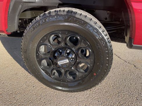 New 2026 Ford F250 Lariat w/ Black Appearance Package image 36