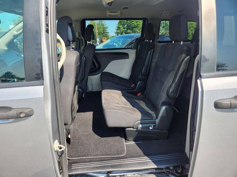 Used 2019 Dodge Grand Caravan SE w/ UConnect Hands-Free Group FWD image 20