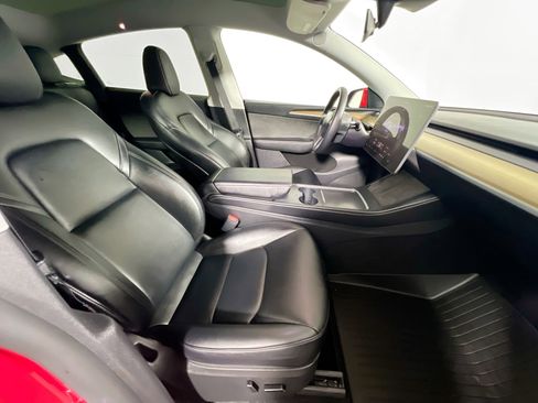 Used 2023 Tesla Model Y Long Range image 29