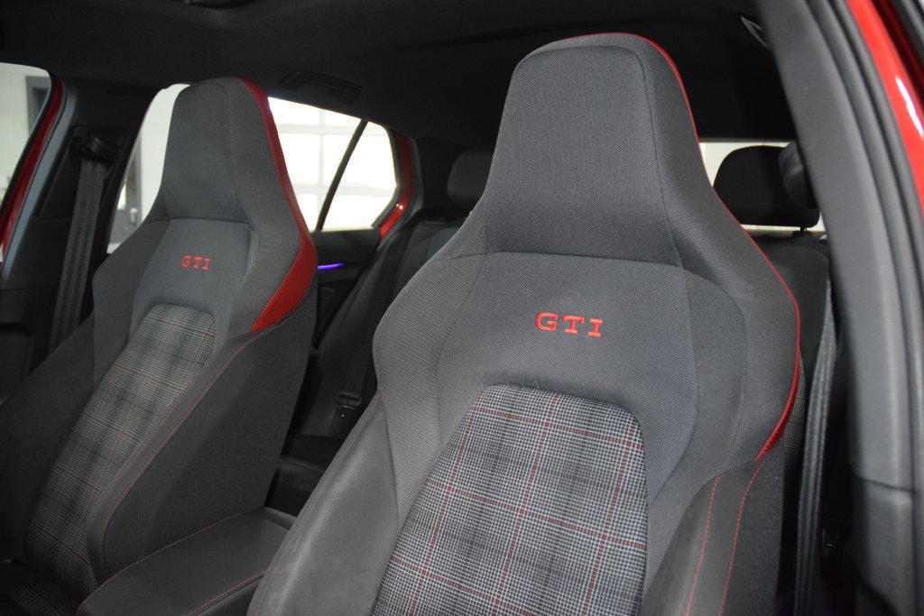 Used 2024 Volkswagen GTI SE FWD image 38
