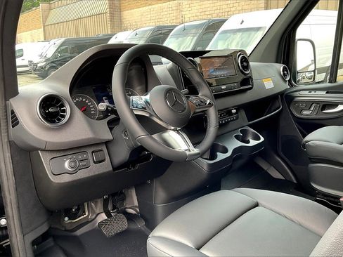 New 2025 Mercedes-Benz Sprinter 144 Cargo image 5