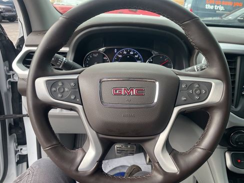 Used 2023 GMC Acadia SLT w/ Technology Package image 19