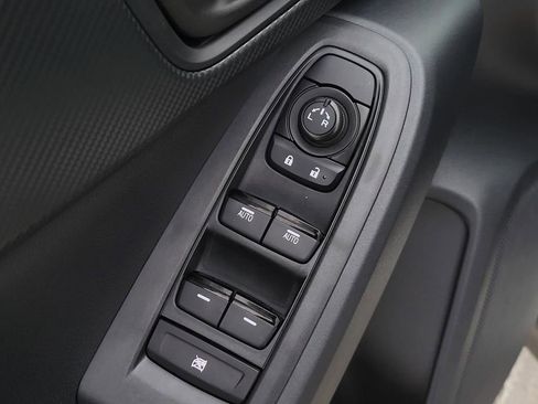 Certified 2025 Subaru Crosstrek 2.0i Premium image 19