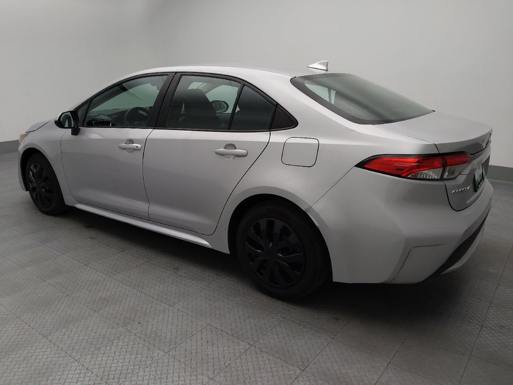 Used 2022 Toyota Corolla LE FWD image 3