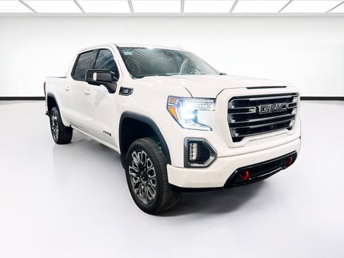 Used 2021 GMC Sierra 1500 AT4 w/ Technology Package AWD/4WD image 3