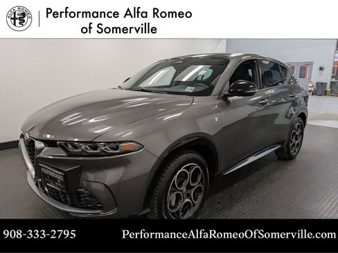 Used 2024 Alfa Romeo Tonale Ti w/ Premium Interior Package image 1