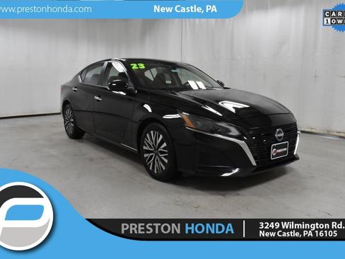 Used 2023 Nissan Altima 2.5 SV image 1
