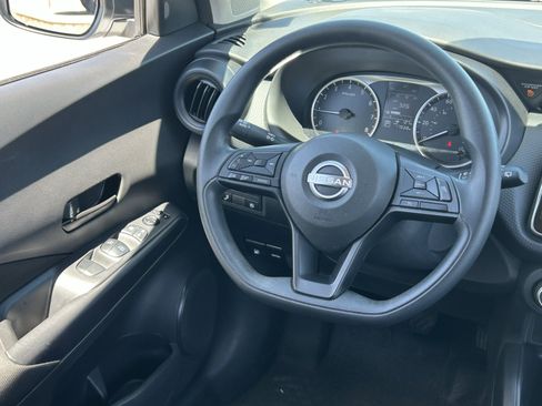 Used 2023 Nissan Kicks S FWD image 15