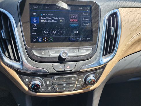 Used 2022 Chevrolet Equinox Premier AWD/4WD image 6