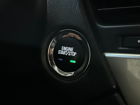 Used 2018 Chevrolet Tahoe Premier AWD/4WD image 12