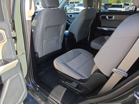 Used 2023 Ford Explorer XLT AWD/4WD image 20