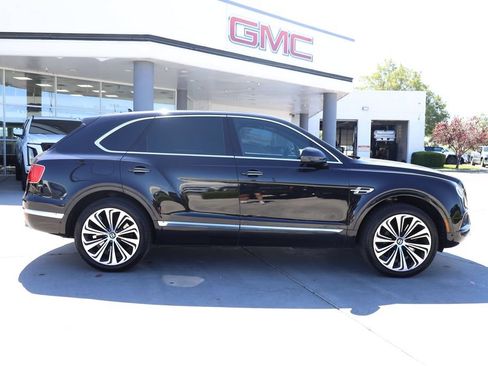 Used 2017 Bentley Bentayga AWD/4WD image 7