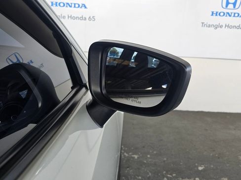 Used 2020 Toyota Yaris LE image 28