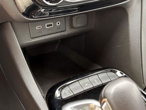 Used 2021 Buick Encore GX Essence FWD image 25