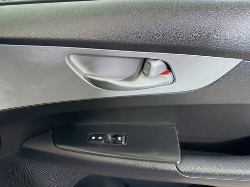 Used 2023 Kia Forte LX image 30