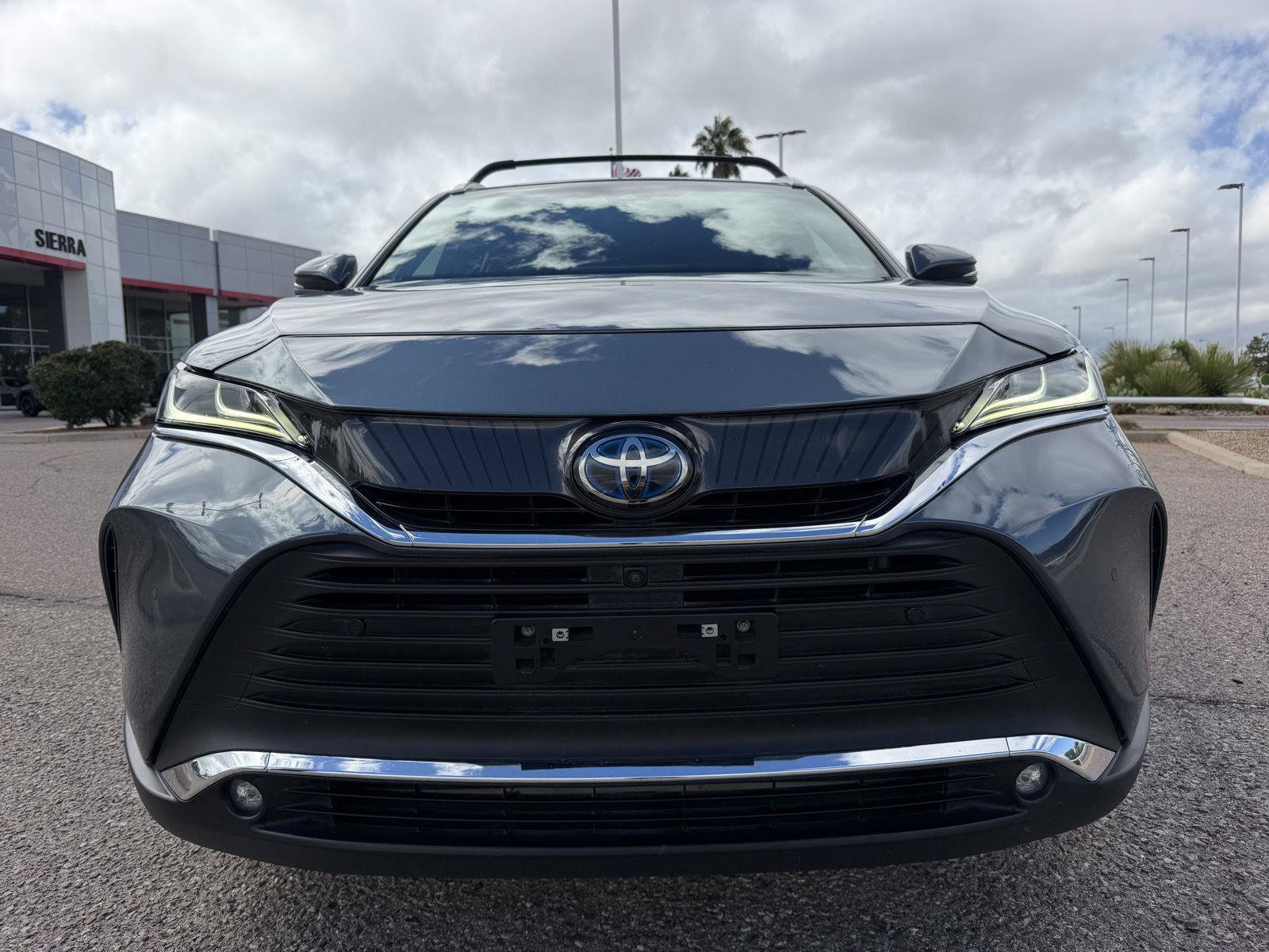 Used 2022 Toyota Venza Limited AWD/4WD image 10