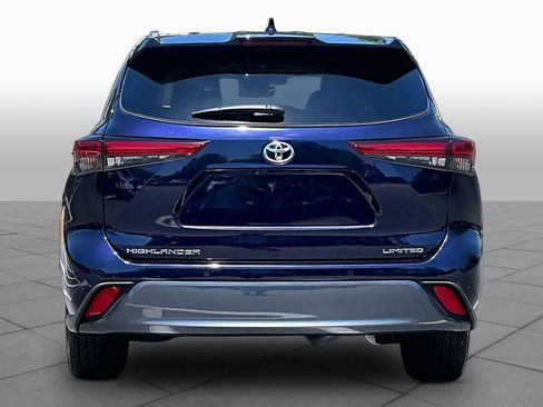 Used 2023 Toyota Highlander Limited FWD image 5
