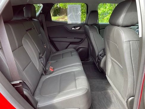 Used 2024 Chevrolet Blazer LT FWD image 33