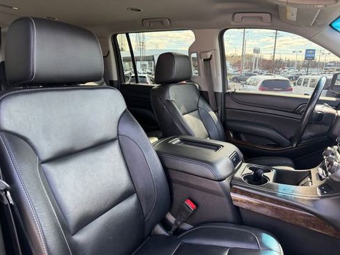 Used 2020 Chevrolet Suburban LT w/ RST Edition image 43