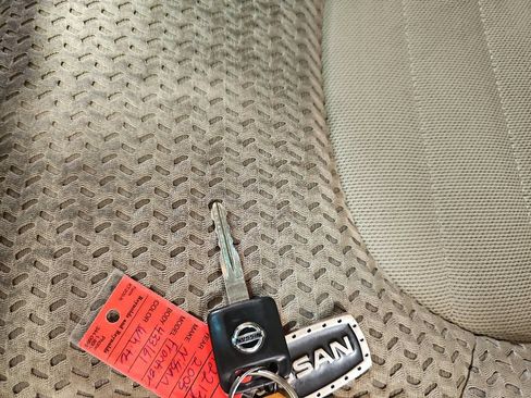 Used 2005 Nissan Frontier SE w/ (P01) Power Pkg AWD/4WD image 36