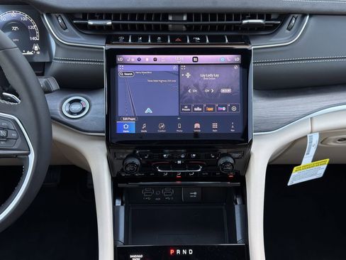 New 2025 Jeep Grand Cherokee Limited w/ Luxury Tech Group II AWD/4WD image 14