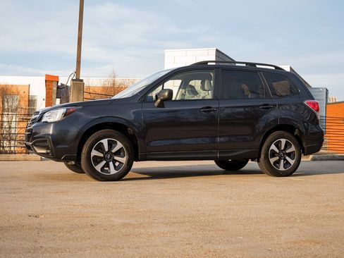 Used 2017 Subaru Forester 2.5i w/ Popular Package #2A image 3