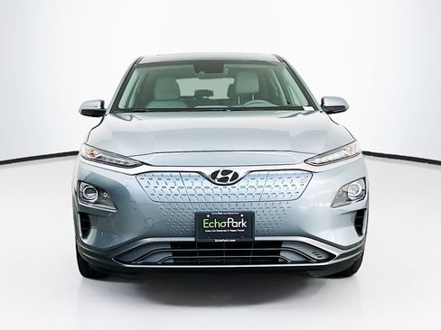 Used 2021 Hyundai Kona Limited FWD image 2