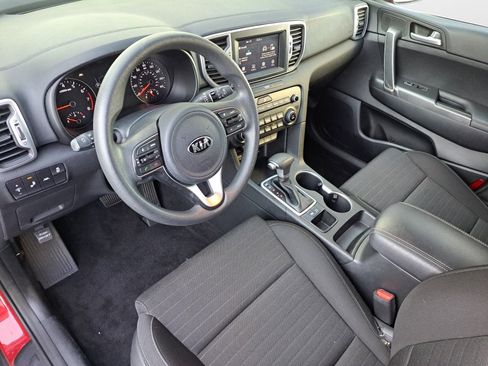 Used 2018 Kia Sportage LX w/ LX Technology Package image 12