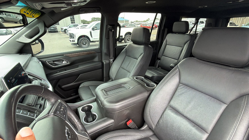 Used 2022 Chevrolet Suburban Z71 w/ Z71 Off-Road Package AWD/4WD image 22