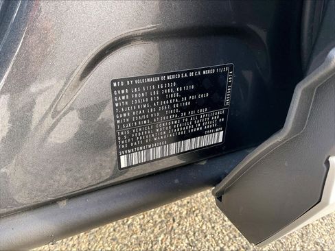 New 2026 Volkswagen Tiguan SE image 18