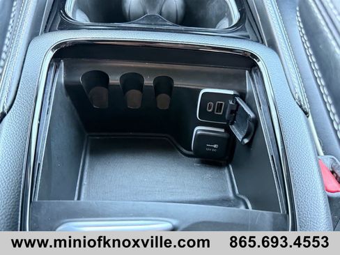 Used 2025 Chrysler Pacifica Limited FWD image 25