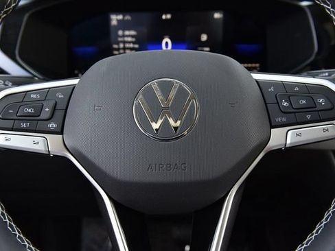 Used 2022 Volkswagen Taos SE AWD/4WD image 18