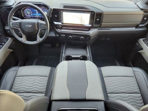 Used 2025 Chevrolet Silverado 2500 ZR2 w/ Technology Package image 29